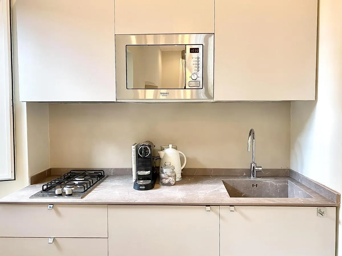 בית הארחה טאורמינה Longo Suites