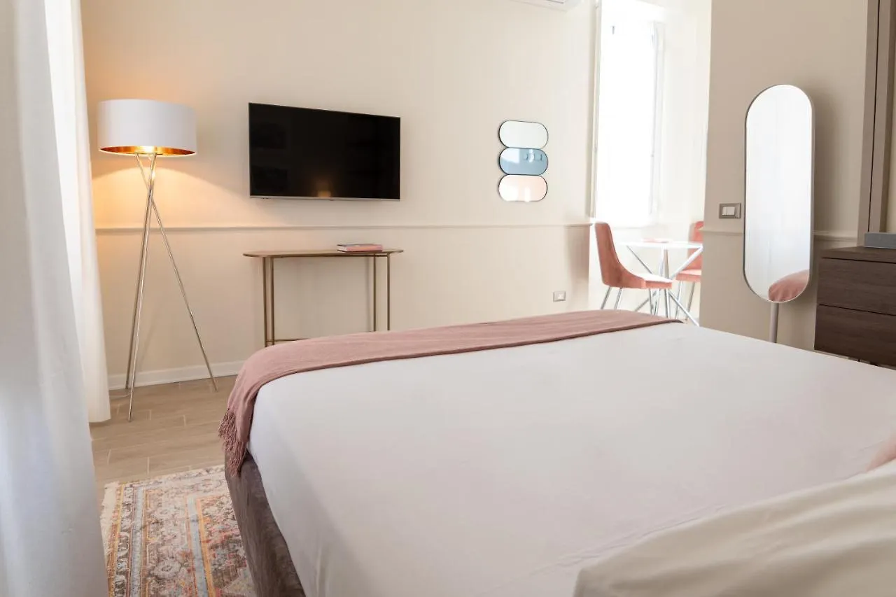 טאורמינה Longo Suites